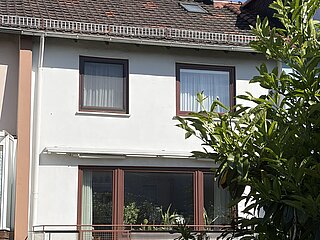 Klassisches Reihenhaus mit Sonnengarten in Bremen-Horn